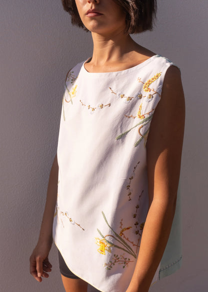 REVERSIBLE DAFFODIL FLORAL SLEEVELESS TOP